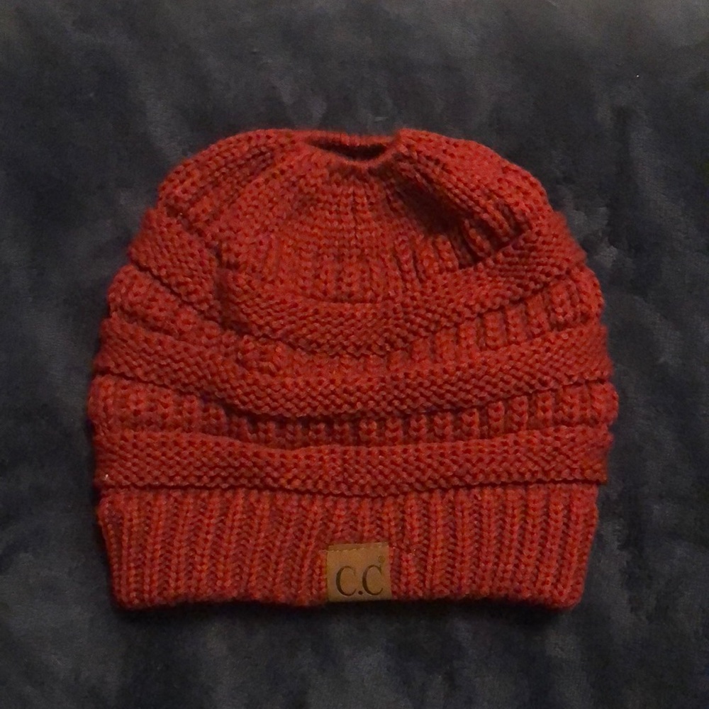 Maroon Winter Hat with Ponytail Opening